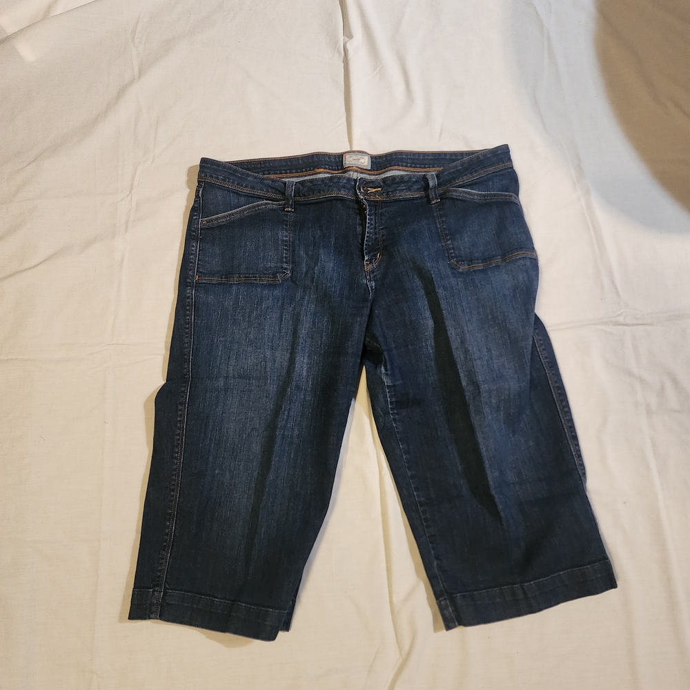 Levi's Dark Indigo Cropped Denim Capri Jeans